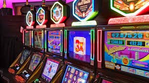 jjj22 တိုက်ရိုက်ကာစီနို Live Baccarat Dealer MMK ဖြင့်ကစားနေသောမြင်ကွင်း